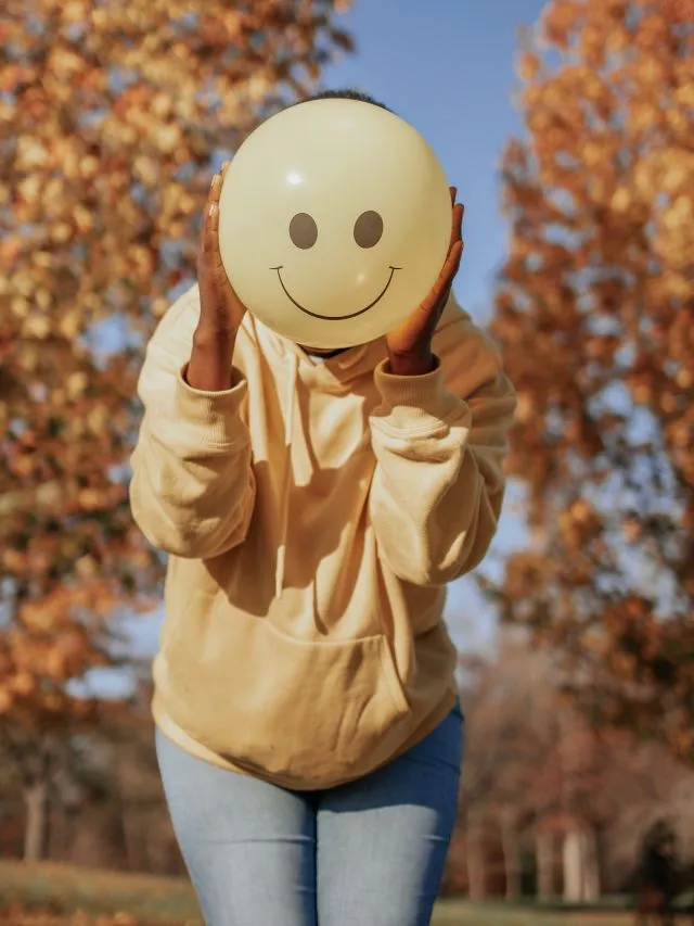 Hidden Truths 10 Powerful Fake Smile Quotes, Heartwarming Smile Quotes to Cherish Life’s Moments, Radiant Smile Quotes to Inspire Positivity